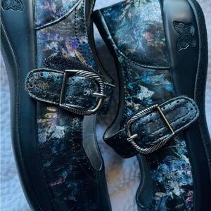 Alegria Women’s Artistic Black/Blue Mary Janes